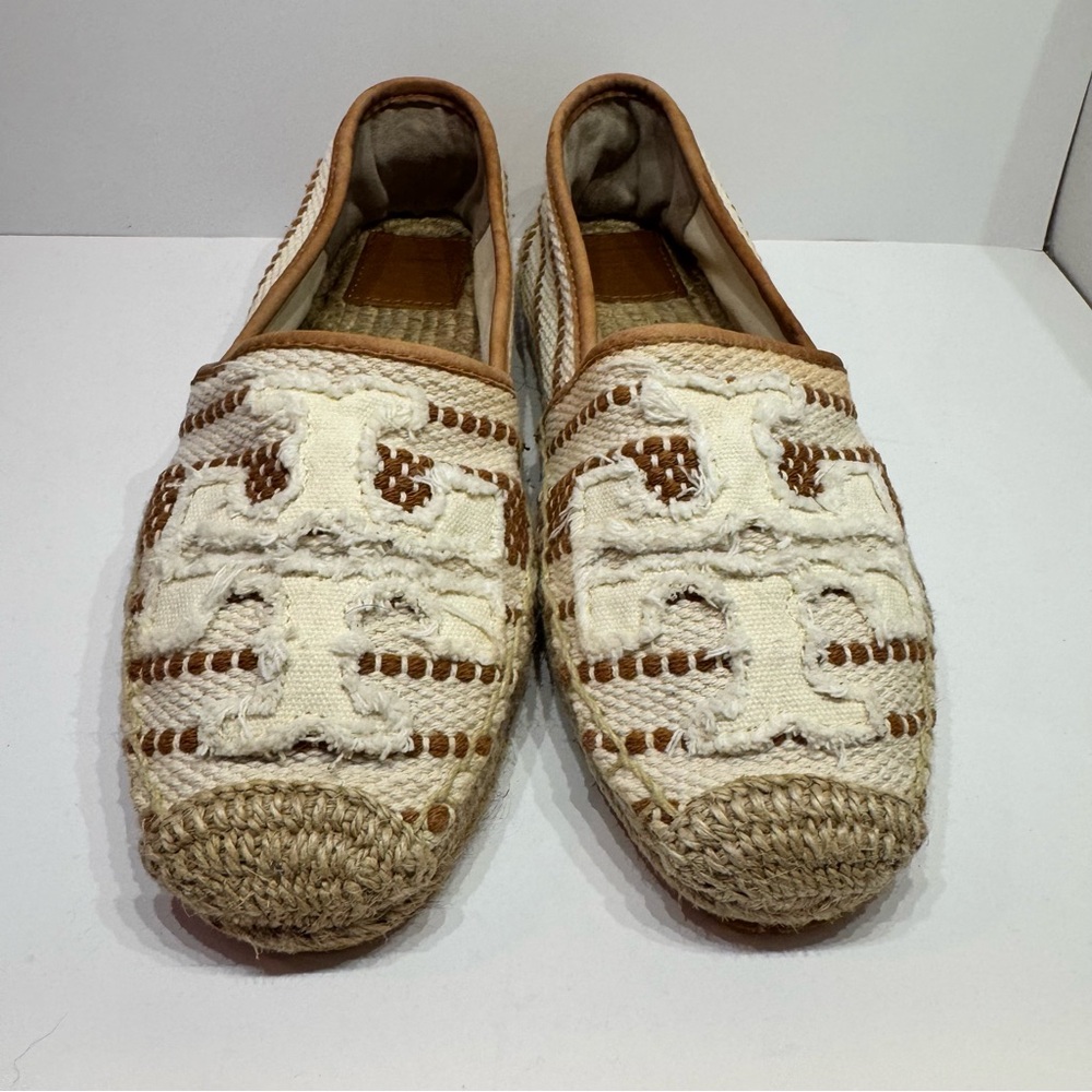 TORY BURCH tan / white Shaw canvas logo slip on espadrilles 7